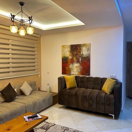 Apprt Lux Apartment วัจด้า ภายนอก รูปภาพ