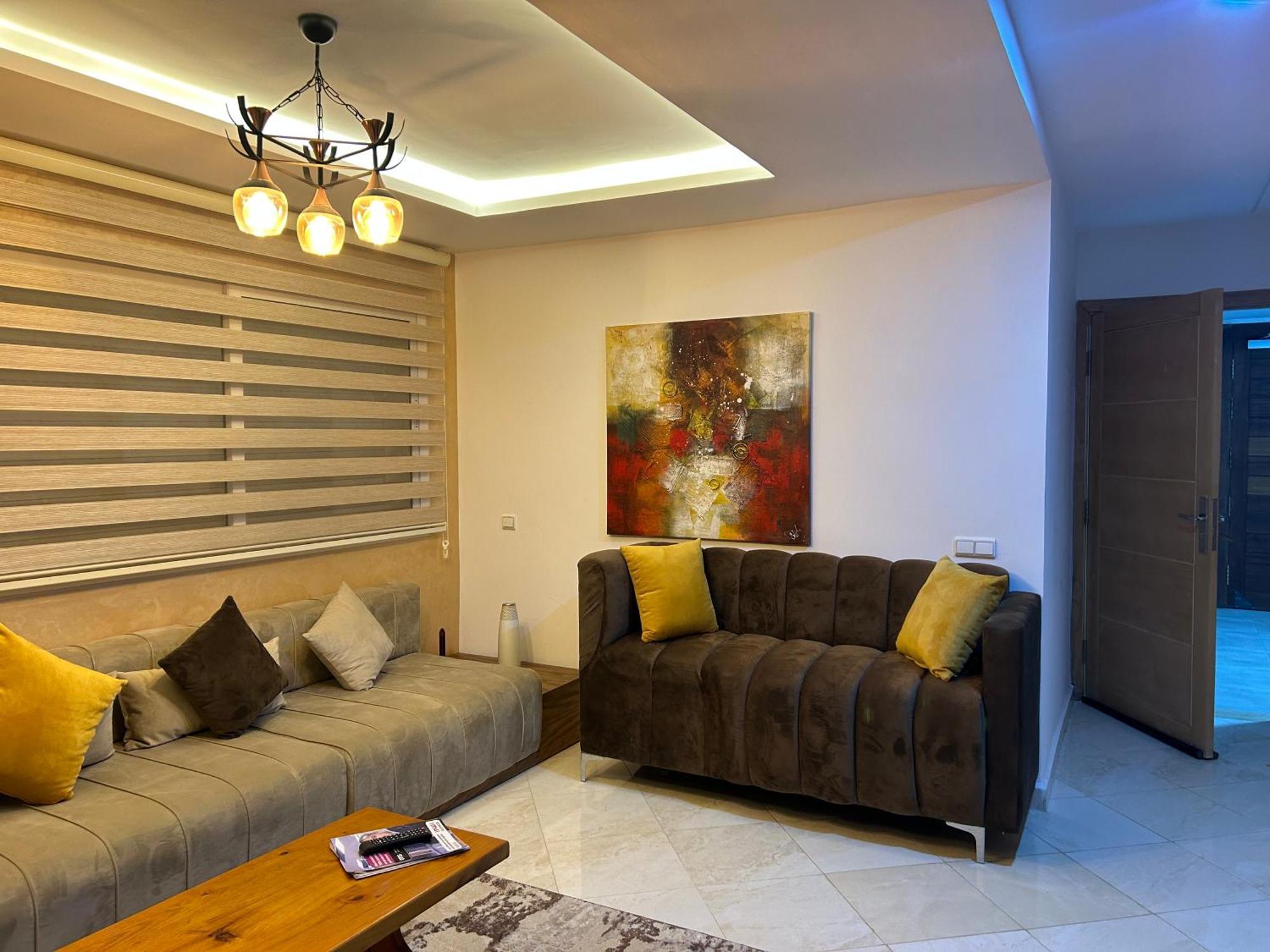 Apprt Lux Apartment วัจด้า ภายนอก รูปภาพ